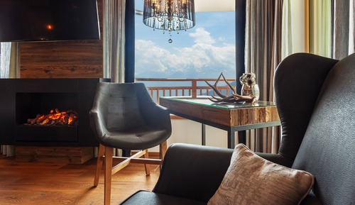 Deluxe Suite, Balcony, Mountain View