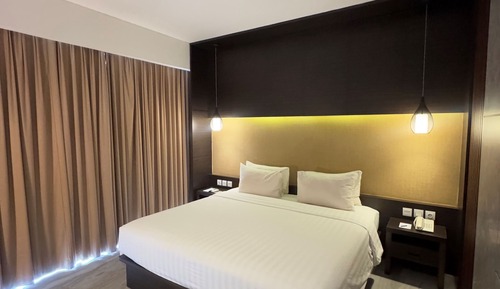 Junior Room, City View