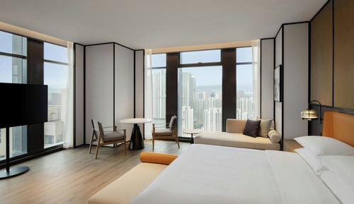 Grand Room, 1 King Bed, City View