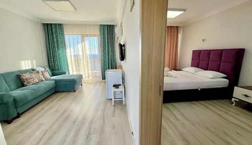 Deluxe Suite, Balcony, Sea View