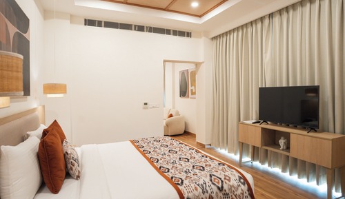 Panoramic Suites with Balcony