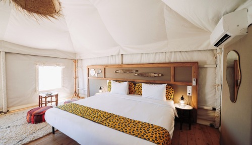 Tente explorateur vue piscine