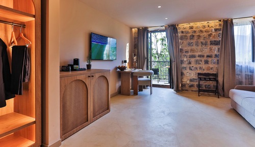 Junior Suite, Pool View