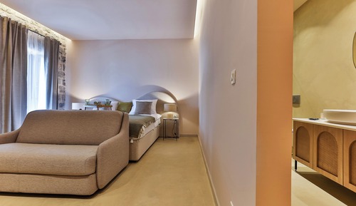 Deluxe Suite, Pool View