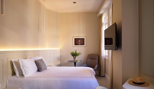 Comfort Triple Suite, City View