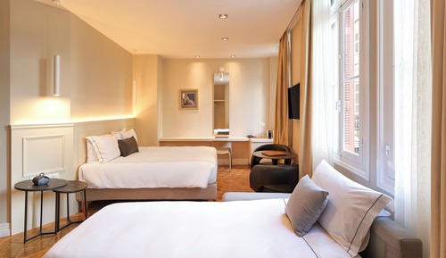 Deluxe Triple Suite, City View