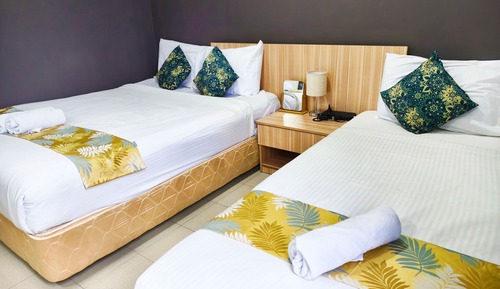 Deluxe Triple Room, City View