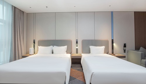 1 King and 1 Double Standard