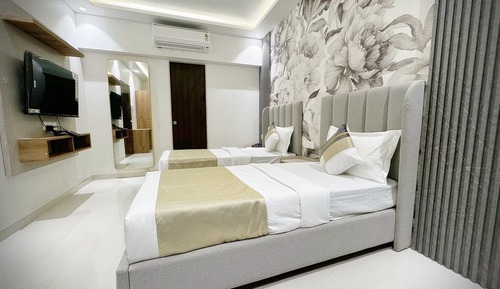 Deluxe Double or Twin Room