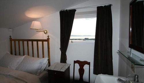 Classic Double Room, Partial Ocean View