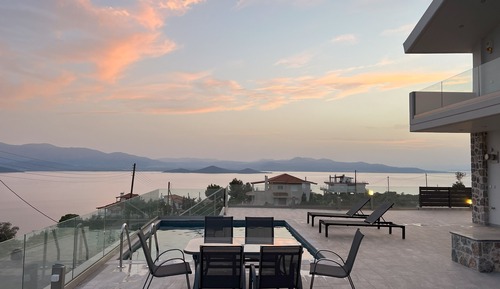 Luxury Townhome, 2 Bedrooms, Kitchen, Poolside