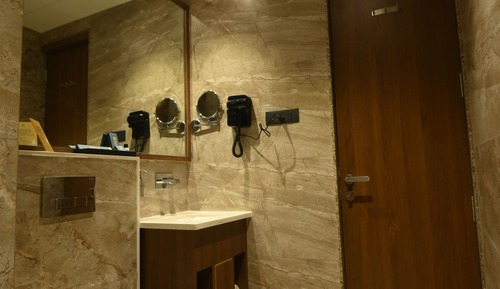 Premium Suite, City View