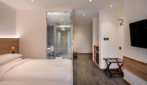 Superior Room, 2 Twin Beds, Private Bathroom, City View