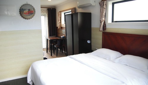 Standard Studio, Non Smoking