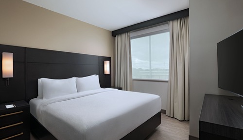 Studio, 1 King Bed with Sofa bed (Mobility Accessible, Tub)