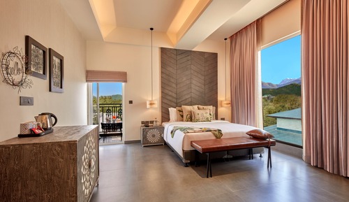 Suite, 1 King Bed, Mountain View (Mountain View Suite with Balcony)