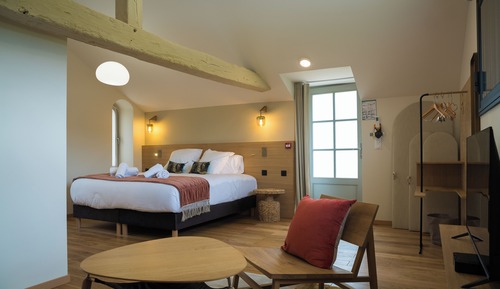 Suite Junior, 1 très grand lit, accès piscine, vue parc