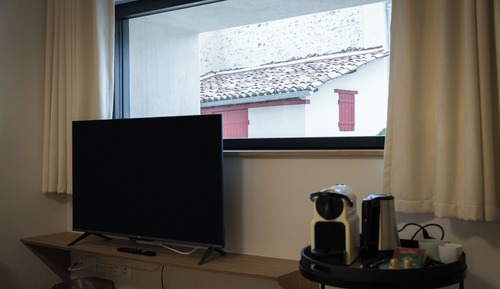 Superior Room, 1 Queen Bed, Mobility Accessible, Ground Floor