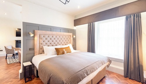 Superior King or Twin Suite