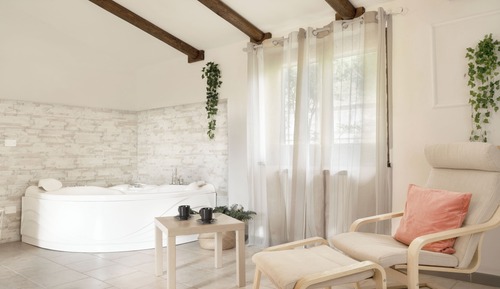 Deluxe Suite, Hill View