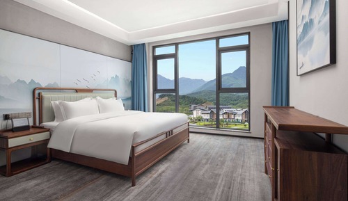 Executive Suite, 1 King Bed, Non Smoking (Cloud View)