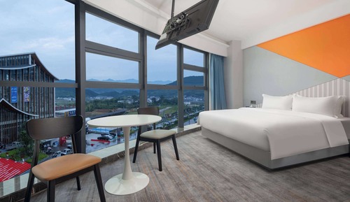 Room, 1 King Bed, Non Smoking (Cloud View)