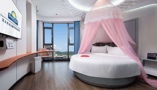 Deluxe Room, 1 King Bed, Non Smoking