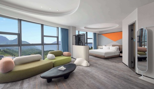 Suite, 1 King Bed, Non Smoking, Mountain View