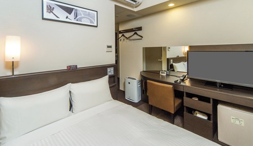 Double Room, Smoking