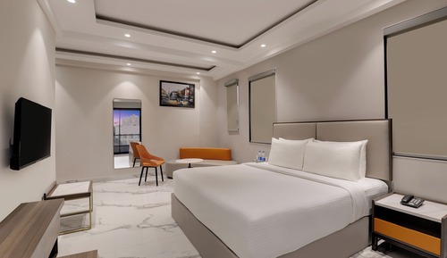 Suite, 1 King Bed, Balcony, City View