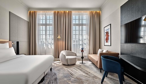 Deluxe Room, 1 King Bed