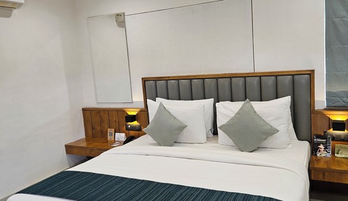 Winter Green Cottage