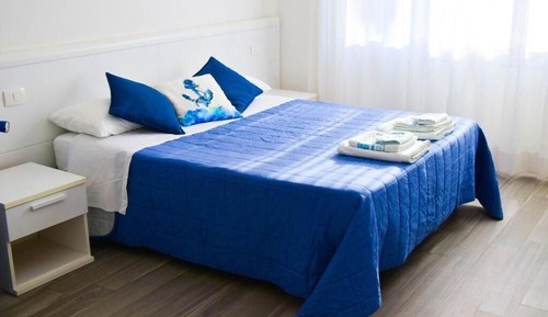 Double or Twin Room, Partial Sea View