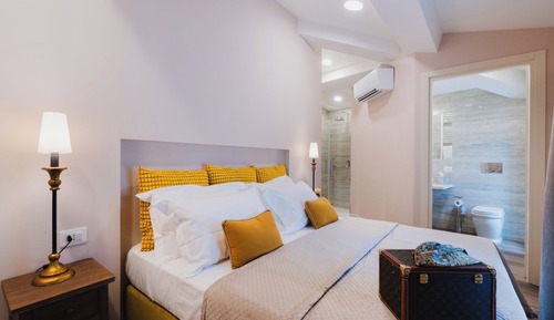 Luxury Suite, Annex Building