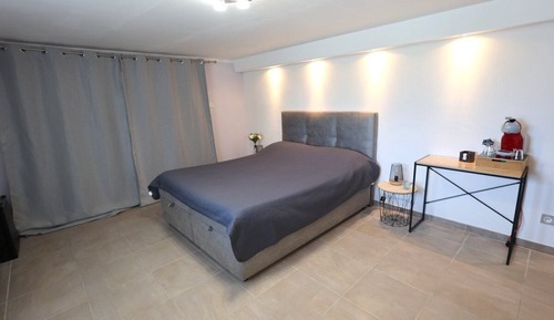 Comfort Suite, Pool View