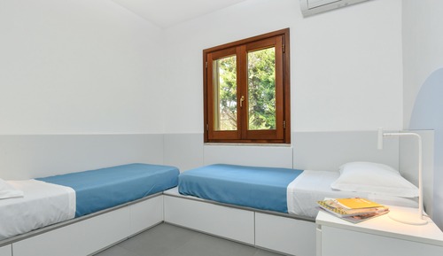 Villa with Patio and Garden