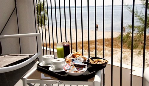 Comfort Room, Partial Sea View