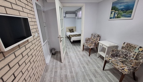 Economy Triple Room Basement Floor