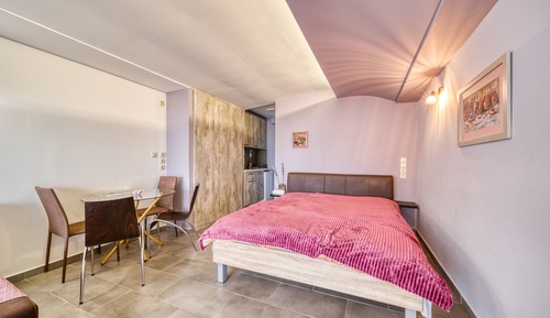 Studio, 1 Bedroom, Balcony, Garden View