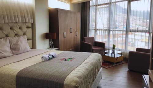 Room, Multiple Bedrooms