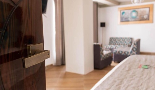 Senior Double or Twin Room, Mixed Dorm, Private Bathroom, City View