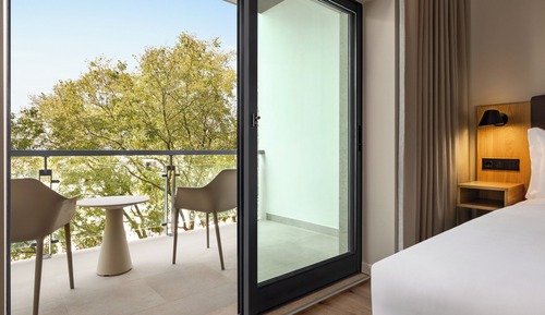 Premium Room, 1 Queen Bed with Sofa bed, Balcony