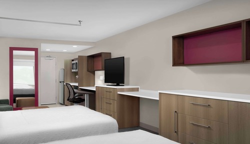 Studio Suite, 2 Queen Beds, Accessible (Roll-In Shower)