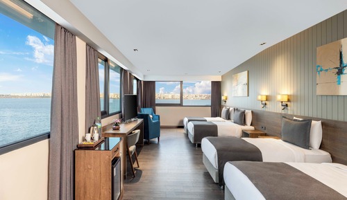 Corner Family Suite Lake View