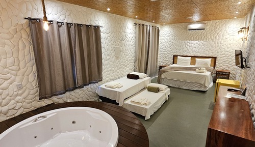 Classic Room, 4 Bedrooms, Non Smoking, Bathtub