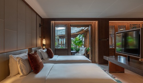 Basic Room, Courtyard View