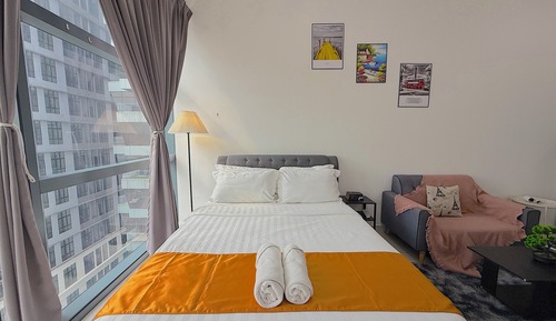 Exclusive Studio Suite, 1 Queen Bed, Refrigerator & Microwave, City View