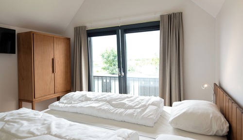 Classic Apartment, 2 Bedrooms, Garden View