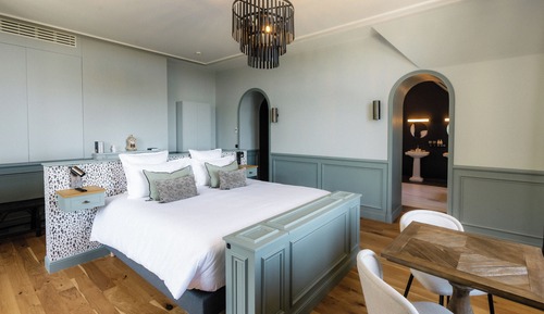 Suite, 1 King Bed, Sea View