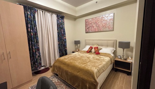 Executive Condo, 1 Queen Bed, Non Smoking, City View